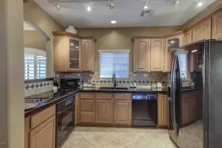 Photo #5: 6045467 Listing