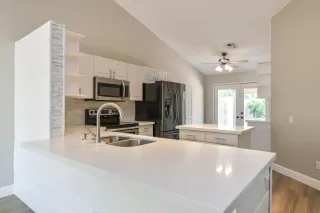 Photo #5: 6045751 Listing 