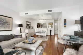 Photo #6: 6045824 Listing