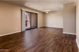 Photo #5: 6045971 Listing