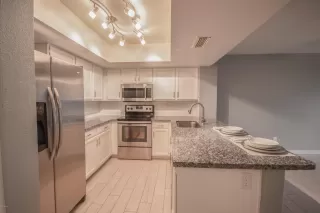 Photo #5: 6046285 Listing