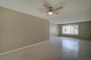 Photo #4: 6046666 Listing