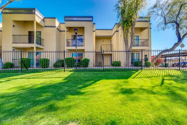 MLS: 6047750 Condo For Sale