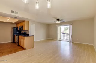 Photo #6: 6047750 Listing