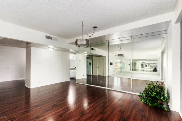 MLS: 6047872 Condo For Sale