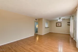 Photo #6: 6048116 Listing