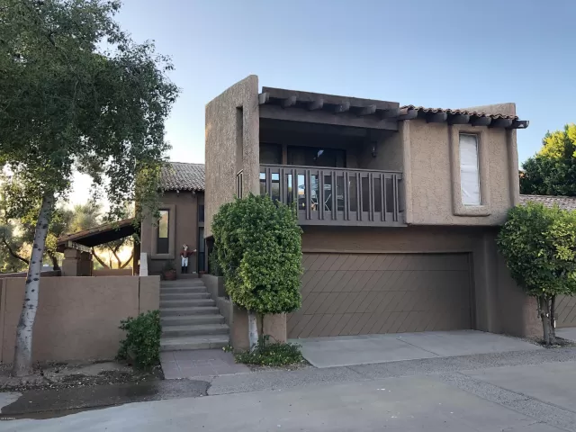 MLS: 6048216 Condo For Sale