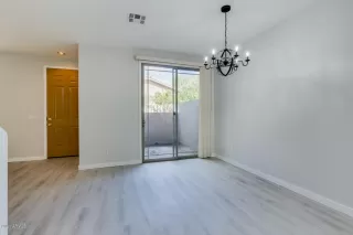 Photo #5: 6048400 Listing 