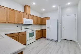 Photo #6: 6048400 Listing 