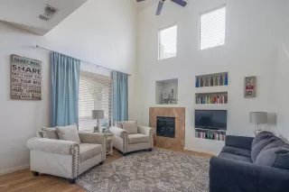 Photo #3: 6048626 Listing