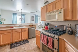 Photo #6: 6048626 Listing