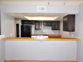 Photo #3: 6048687 Listing