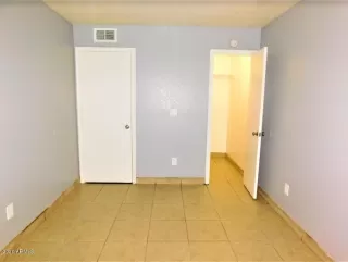 Photo #5: 6048687 Listing