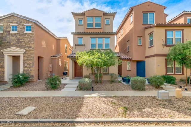 MLS: 6048725 Condo For Sale