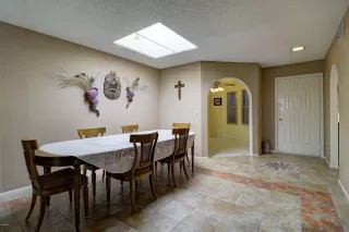 Photo #5: 6048776 Listing