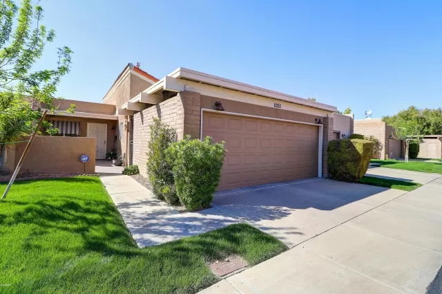 MLS: 6048819 Condo For Sale