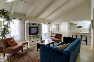 Photo #3: 6048819 Listing 