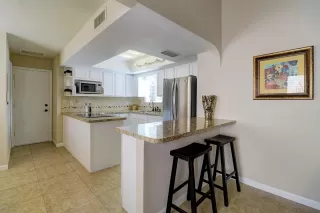 Photo #5: 6048819 Listing 