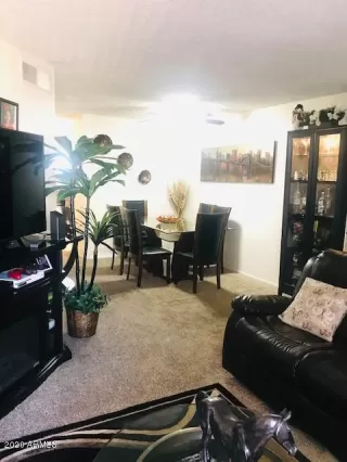 Photo #6: 6049072 Listing 