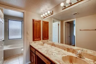 Photo #6: 6049275 Listing