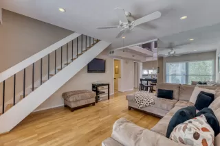 Photo #1: 6049333 Listing 