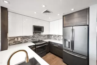 Photo #4: 6049427 Listing