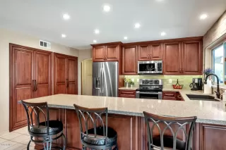 Photo #5: 6049463 Listing