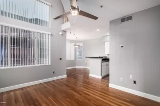 Photo #6: 6049895 Listing