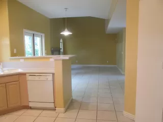 Photo #6: 6049912 Listing