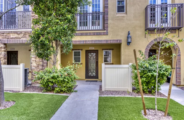 MLS: 6049923 Condo For Sale