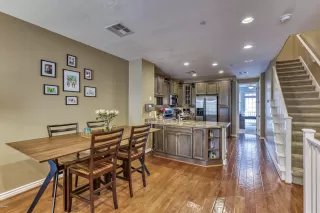 Photo #3: 6049923 Listing