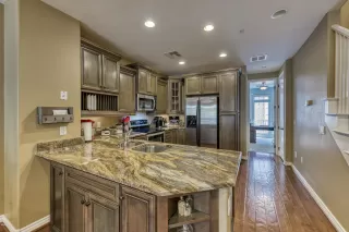 Photo #5: 6049923 Listing