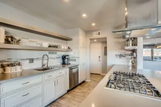 Photo #5: 6050869 Listing