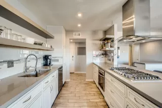 Photo #6: 6050869 Listing