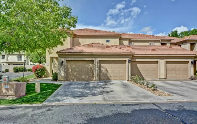 MLS: 6050952 Condo For Sale