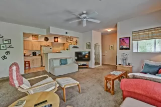 Photo #6: 6050952 Listing 