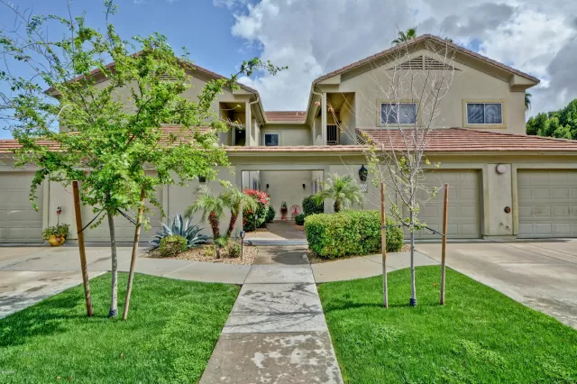 MLS: 6050969 Condo For Sale