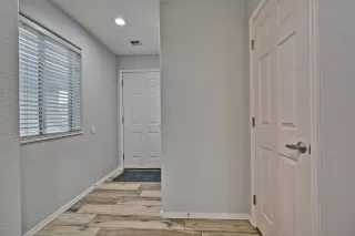 Photo #6: 6050969 Listing