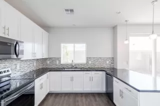 Photo #5: 6051045 Listing