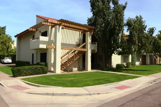 MLS: 6051060 Condo For Sale