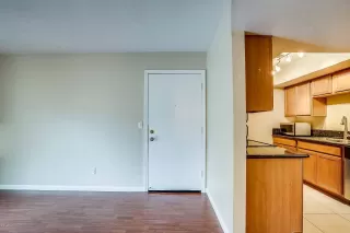 Photo #5: 6051091 Listing