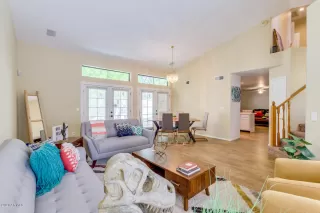 Photo #5: 6051209 Listing