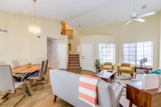 Photo #6: 6051209 Listing