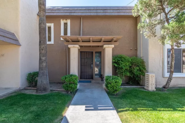 MLS: 6051268 Condo For Sale