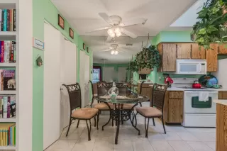 Photo #6: 6051321 Listing 