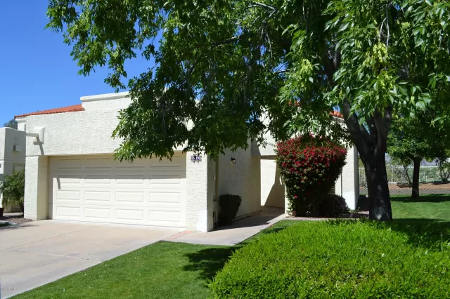 MLS: 6051373 Condo For Sale