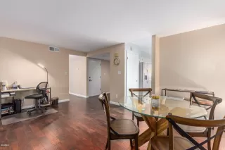 Photo #5: 6051486 Listing