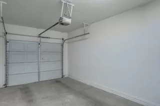 Photo #5: 6051619 Listing