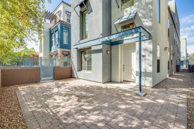 MLS: 6052098 Condo For Sale