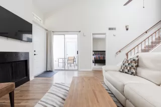 Photo #4: 6052397 Listing